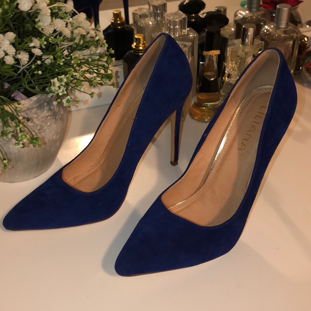 BLUE HEELS worn once